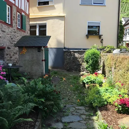 Janas Moselhauschen Hébergement de vacances *